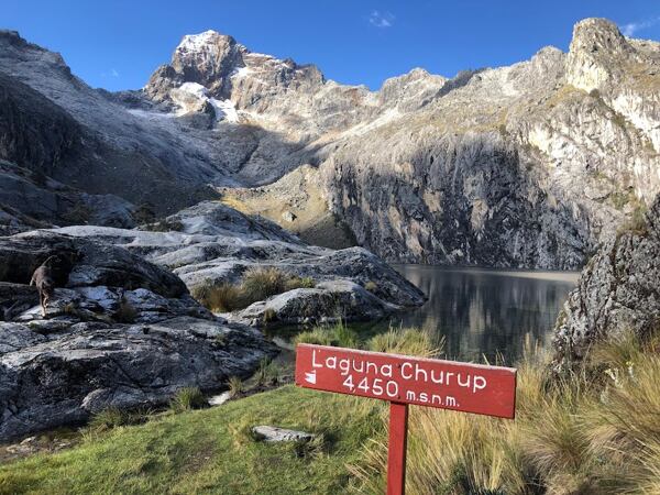 Laguna Churup patří mezi oblíbené cíle turistů, pro nás byla prvním aklimatizačním cílem