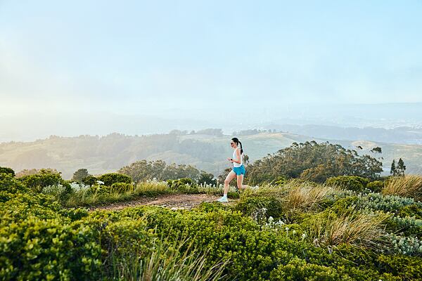 brooks-ghost-trail-stvoren-mimo-cesty