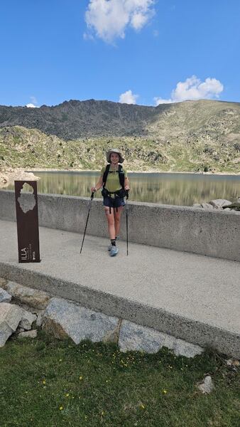 Jezero Ibón de Estanés s tvarem připomínajícím Českou republiku