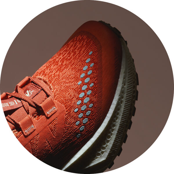 Detail na svršek a ochranu špičky gravel běžeckých bot Salomon Aero Glide 3 GRVL