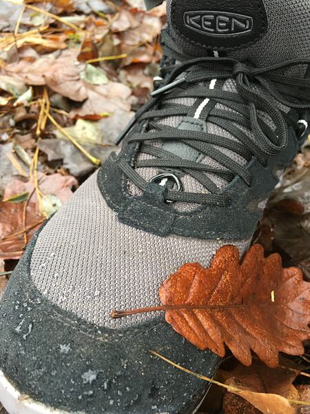 Pánské turistické boty KEEN HIGHTRAIL MID POLAR – gumová podešev KEEN.FREEZE se vyznačuje lepší přilnavostí v chladných podmínkách – voděodolný svršek z prémiové kůže a síťoviny 